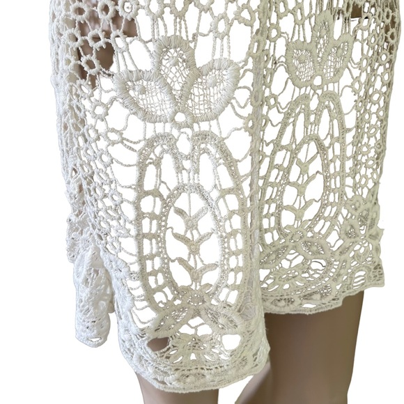 Monoreno    White Cotton Crocheted Overlay Dress    Size Medium - Picture 2 of 11